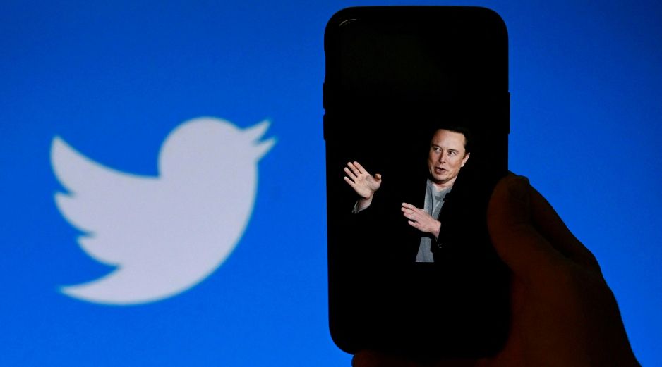 Con un 72 por ciento de aprobación, Elon Musk decidió restituir varias cuentas de Twitter suspendidas. AFP/ARCHIVO