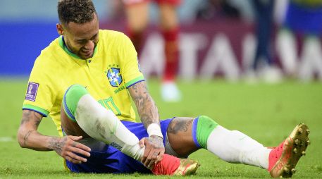 Neymar tuvo que ser sustituido y se teme lo peor. EFE/L. GILLIERON