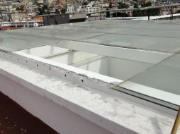 Cuatro personas resultaron heridas tras el desplome del cristal de un domo. TWITTER/@JoelSanRadar