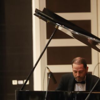 José Luis Altamirano ofrece emotivo concierto de piano en la UP