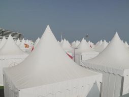 Qetaifan Island Fan Village consiste de 1.800 tiendas de campaña, cada una con capacidad para albergar a dos personas. BBC SPORT