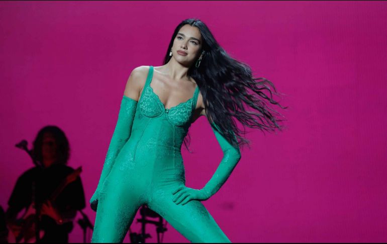 Dua Lipa, además de llevar una dieta específica, la cantante tiene también una rutina de ejercicio. SUN/ARCHIVO