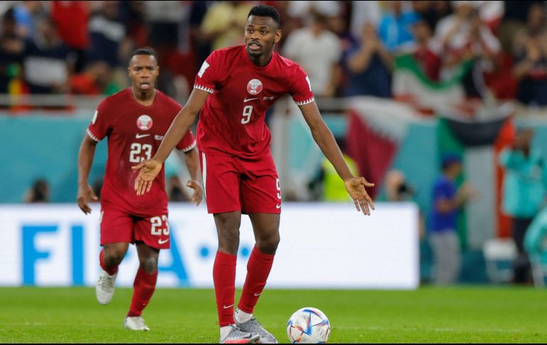 La eliminación de Qatar de su Copa del Mundo, para la que llevaba 12 años preparándose, es la más rápida de una anfitriona en los 92 años de historia del torneo. AFP / O. Andersen