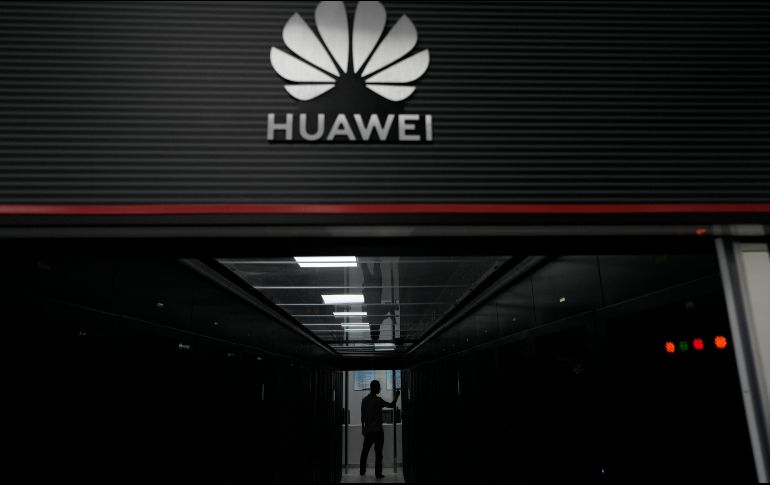 Determinan que los equipos de Huawei Technologies y ZTE representen un 