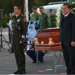 Despiden con honores al general Silvestre Urzúa, asesinado en Zacatecas