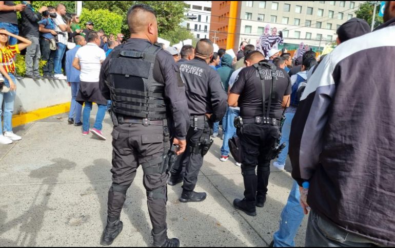 Desde temprana hora de este sábado se encuentra cerrada la circulación en la avenida Mariano Otero y Avenida las Rosas debido a la manifestación organizada por MC. EL INFORMADOR / R. Bobadilla