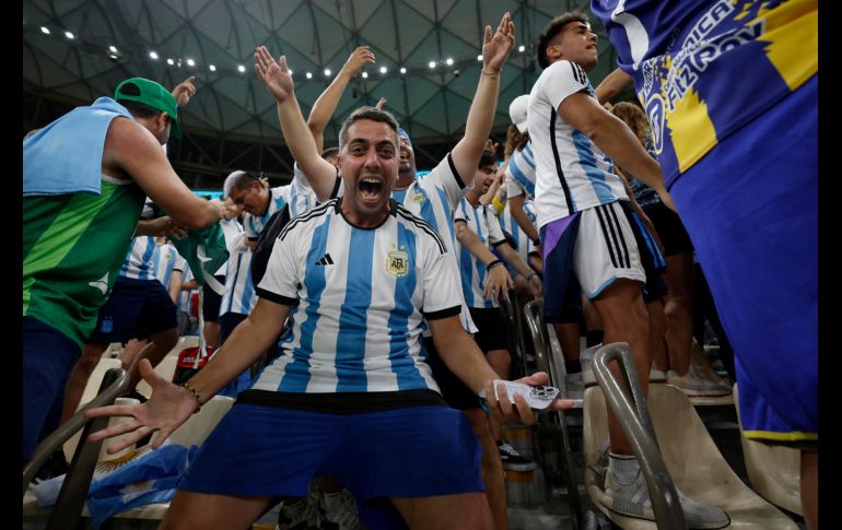 Aficionados de México y Argentina se dan cita en el estadio Lusail como parte del Grupo C de Qatar 2022. EFE / J. I. Roncoroni