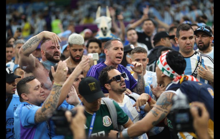 Aficionados de México y Argentina se dan cita en el estadio Lusail como parte del Grupo C de Qatar 2022. EFE / J. I. Roncoroni