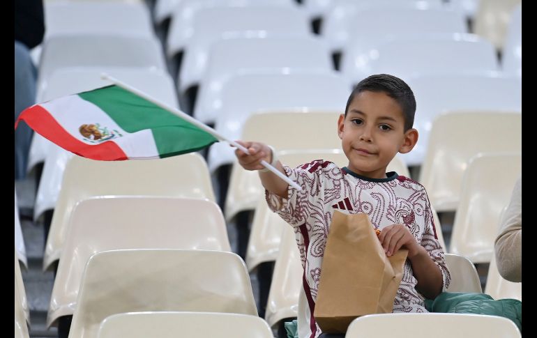 Desde las tribunas, seguidores del Tricolor alientan al equipo a todo pulmón. IMAGO7 / E. Espinosa