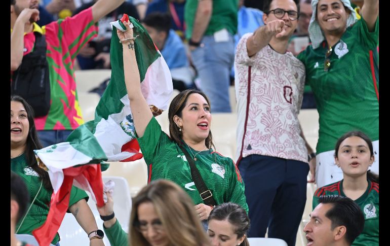 Desde las tribunas, seguidores del Tricolor alientan al equipo a todo pulmón. IMAGO7 / E. Espinosa