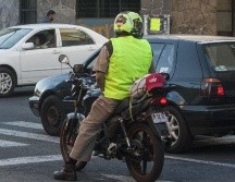 El castigo más duro es para quien lleve como acompañante a un menor de edad que no pueda sujetarse por sus medios a la motocicleta. EL INFORMADOR / ARCHIVO