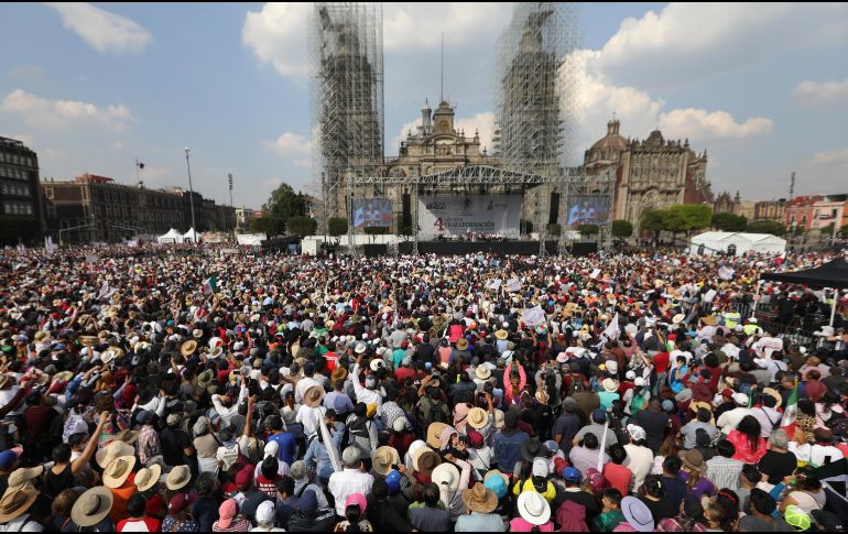 Tras la marcha de ayer, López Obrador señaló que en México se vive un proceso de transformación y hay paz. EFE / M. Guzmán