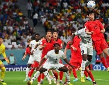 Los surcoreanos quedaron en el fondo de la llave con el punto que cosecharon tras el empate sin goles con Uruguay en la primera jornada del grupo. EFE / N. Thekkayil