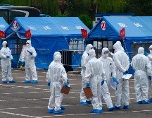 Las rígidas políticas sanitarias de Beijing han mantenido las cifras oficiales de muertes por el virus más bajas con respecto a otros países, pero a cambio los ciudadanos han afrontado el costo de largos períodos de confinamiento. AP/ ARCHIVO