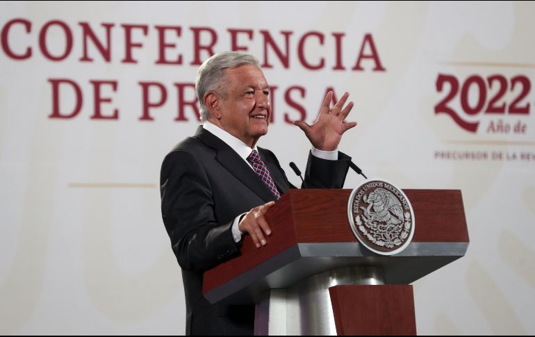 El grito, de un varón, se escuchó al fondo del Salón Tesorería donde López Obrador realiza su conferencia 