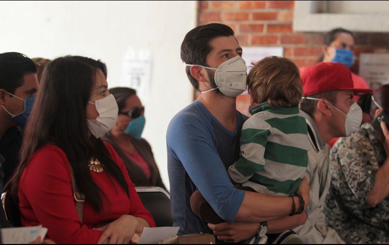 Este año se ha presentado una tripledemia, es decir, la coincidencia en el ambiente de los virus SARS-CoV-2 (COVID-19), del VRS y del virus de la Influenza, por lo que se recomienda a la población extremar medidas de prevención. EL INFORMADOR/ ARCHIVO