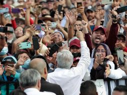Miles de personas, entre ellas famosos, asistieron a la marcha de López Obrador. SUN/D. S. Sánchez