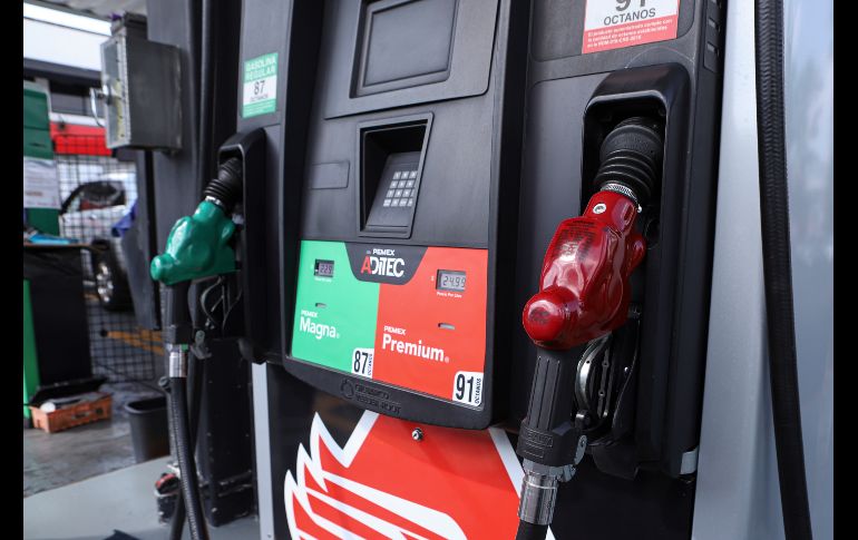 Entre enero y octubre de 2021, el precio promedio de la gasolina Regular fue de 20.10 pesos por litro. Carlos Zepeda