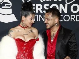 La canción, además de ser muy bien recibida por los fans de la trapera, también desató la locura pues ni Julieta, nombre real de la artista, ni Nodal pudieron esconder el amor que se tienen y no faltaron las miradas. EFE / ARCHIVO