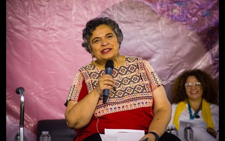 Beatriz Paredes reúne a mil 200 mujeres en Guadalajara