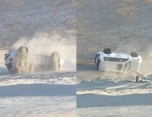 Uno de los vehículos donde viajaban los mexicanos se volcó. ESPECIAL