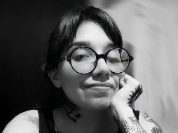 Con su libro Perras de Reserva, ella busca en sus lectoras representatividad; que se sientan identificadas con las historias, pero que sobre todo sientan que sí pueden ser escritoras. CORTESÍA