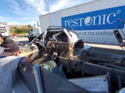 El choque múltiple en el que se vieron involucrados por los menos nueve vehículos, cinco de ellos de carga, dejó por lo menos una decena y media de lesionados. ESPECIAL/