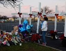 Mujer que sobrevivió a tiroteo demanda a Walmart por 50 MDD. AFP/A. Moneymaker