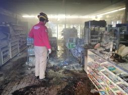 Los Bomberos de Guadalajara lograron contener las llamas. ESPECIAL/Bomberos de Guadalajara