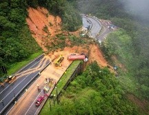 Un equipo de búsqueda y rescate integrado por 54 bomberos y especialistas seguía trabajando este miércoles pese al mal clima. AFP/Departamento de Bomberos de Santa Catarina