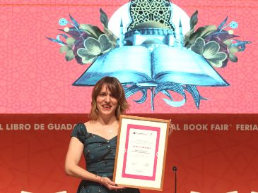 La noche de este miércoles 30 de noviembre, la Feria Internacional del Libro (FIL) de Guadalajara hizo formal entrega del Premio Sor Juana Inés de la Cruz a la escritora mexicana Daniela Tarazona. EL INFORMADOR / A. Camacho
