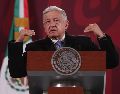 "¿Cómo se van a destinar 25 mil millones de pesos para organizar elecciones? ¿Por qué en México es tan caro hacer las elecciones?", cuestiona López Obrador. EFE / S. Gutiérrez