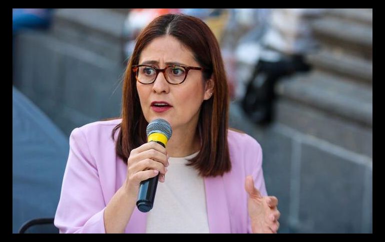 Miriam Tello Bañuelos (rosa) informó que hay al menos otros 25 casos de trabajadores que promovieron amparos. EL INFORMADOR / A. Navarro