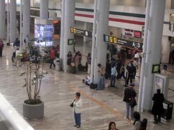 Los usuarios han externado que tienen hasta una hora esperando que las condiciones climatológicas cambien para poder volar. NTX / ARCHIVO