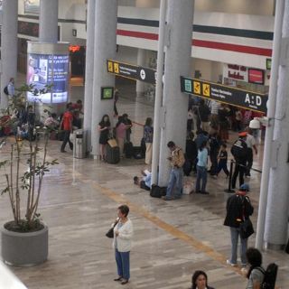 Suspenden vuelos y aterrizajes en el Aeropuerto de la CDMX por esta razón