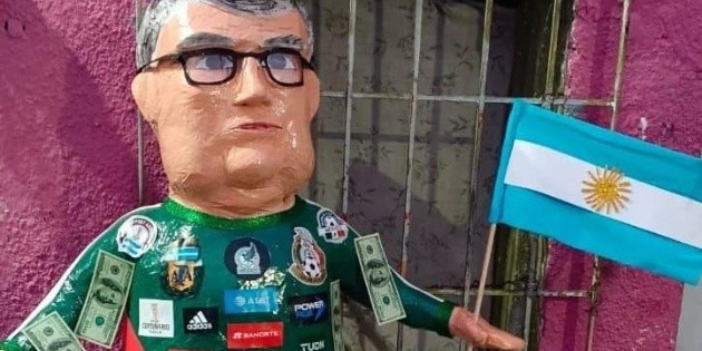 Qatar 2022: ¡Dale, dale, dale! Crean piñata del "Tata" Martino en Tamaulipas