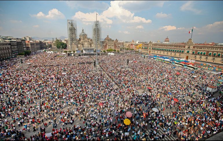 López Obrador señaló que todos se sorprendieron porque llegaron muchas personas de todo el país. EFE / ARCHIVO
