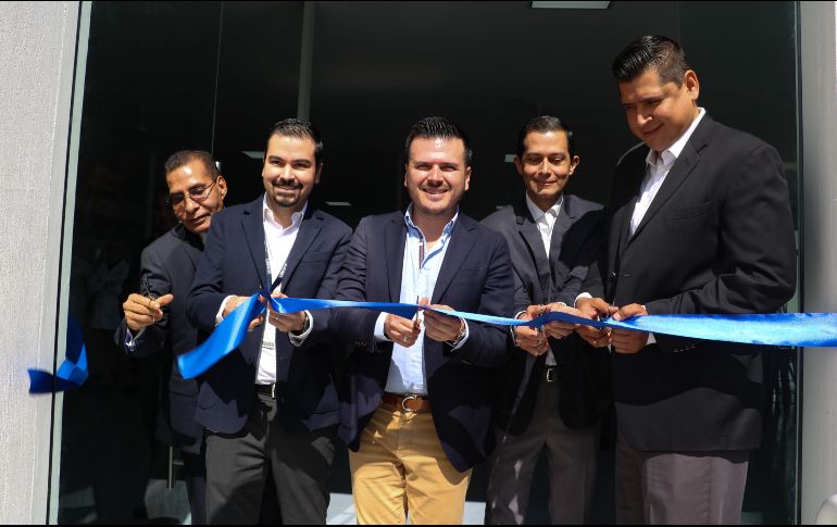 Directivos de URREA y el alcalde Ricardo Santillán Cortés cortaron el listón para inaugurar el nuevo laboratorio. ESPECIAL