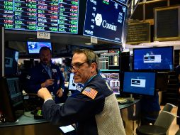 La mayoría de sectores corporativos cerraron en rojo, encabezados por el de la energía, el tecnológico y de servicios públicos. AFP/ARCHIVO