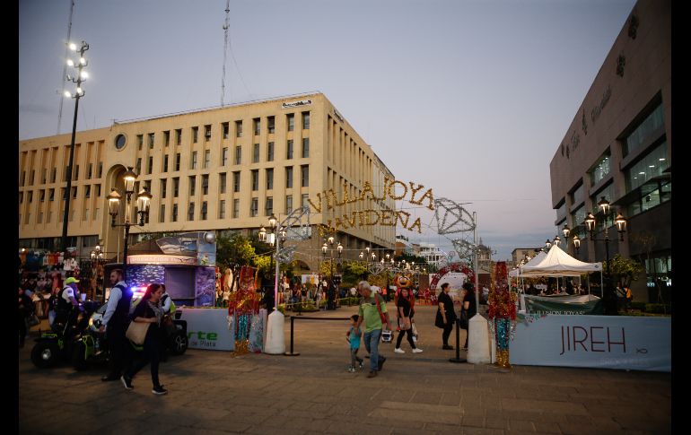 Afuera del Magno Centro Joyero llevaron a cabo el evento Brillante Navidad. EL INFORMADOR/ CARLOS ZEPEDA