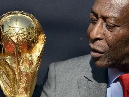 Pelé mantiene al mundo unido por su salud. AFP/F. FIFE