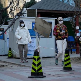 Sacan a rastras a un hombre de su casa en China para ponerlo en cuarentena