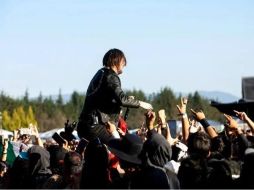 Durante 50 minutos la banda hizo estallar las gargantas y corazones de todos los presentes con temas como 
