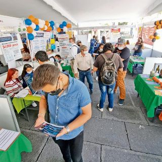 Se acumulan las vacantes laborales
