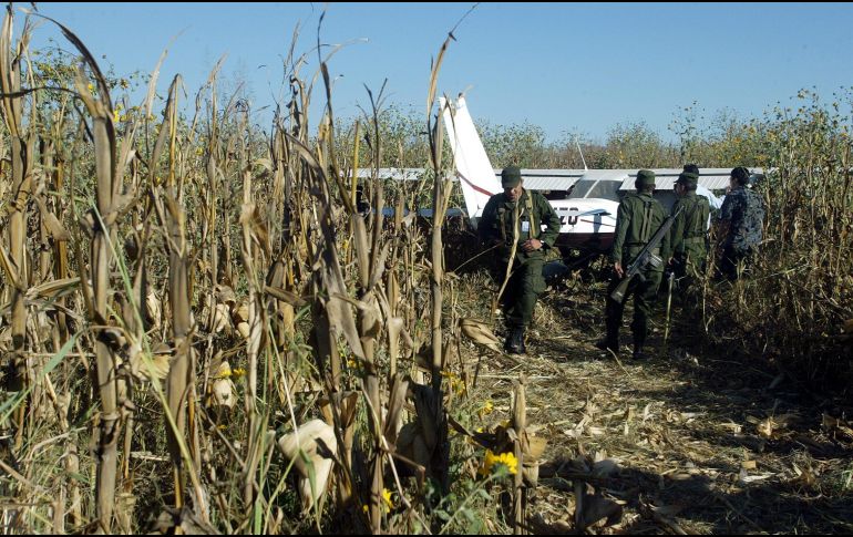 La avioneta Cessna fue asegurada por elementos del ejército y de la GN, los cuales no ha podido localizar a los pilotos. EL INFORMADOR/ ARCHIVO