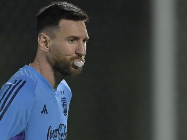 "El Mundial de Qatar 2022 demuestra lo difícil que es, lo igualado que está todo y que ya no importa el nombre de la selección", dijo Messi. AFP / J. Mabromata