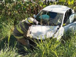 El servicio fue atendido por Cruz Roja, la Unidad Estatal de Protección Civil y Bomberos de Jalisco (UEPCBJ), bomberos de Tuxpan y Zapotlán el Grande, también oficiales de la Guardia Nacional. ESPECIAL / PC Jalisco