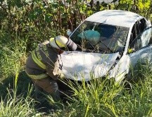 El servicio fue atendido por Cruz Roja, la Unidad Estatal de Protección Civil y Bomberos de Jalisco (UEPCBJ), bomberos de Tuxpan y Zapotlán el Grande, también oficiales de la Guardia Nacional. ESPECIAL / PC Jalisco