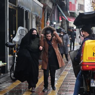 "Nada sugiere" que Irán vaya a mejorar el trato a las mujeres, dice EU