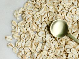 La avena, una alimento con múltiples beneficios, entre ellos, el alivio de la gastritis. ESPECIAL/UNSPLASH